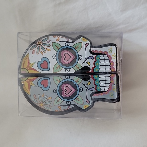 BKLYN Steel Co. Salt and Pepper Shaker - Picture 4 of 4